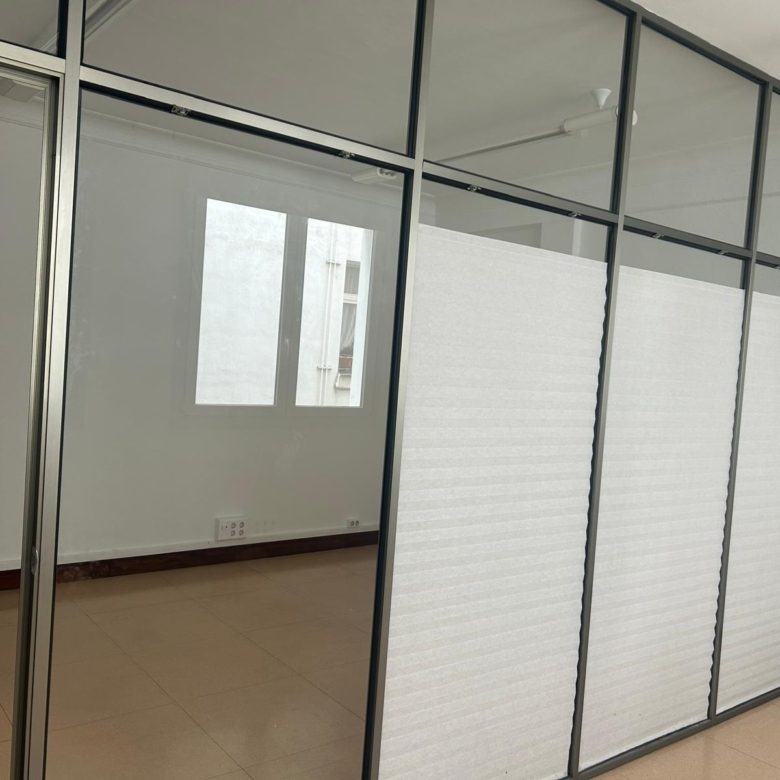 Oficina en alquiler junto a la Alhóndiga, en excelente ubicación